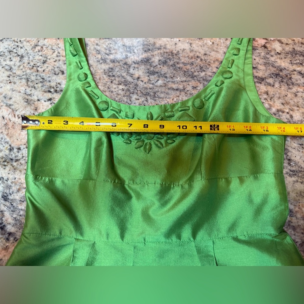 Tahari Vibrant Lime Dress. Size 4. 100% silk. Fully lined - Picture 6 of 13
